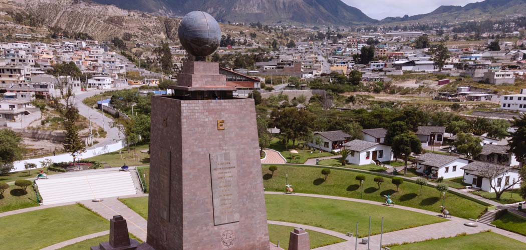 Mitad-Del-Mundo-Quito-Ecuador